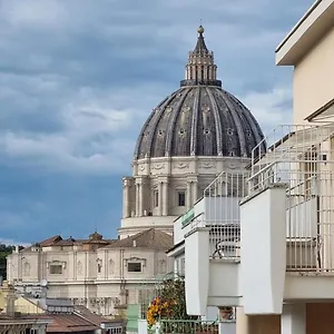 Lucy Vista San Pietro Apartment