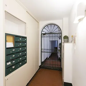 Pantheon Romantic Loft Apartment